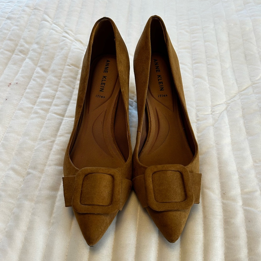 Anne Klein Tan Pumps